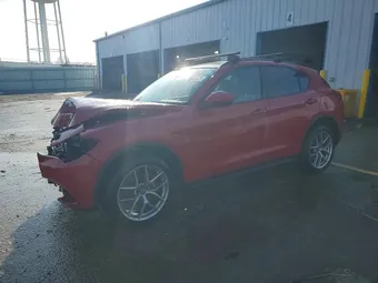 2018 Alfa Romeo ZASFAKNN7J7C02020
