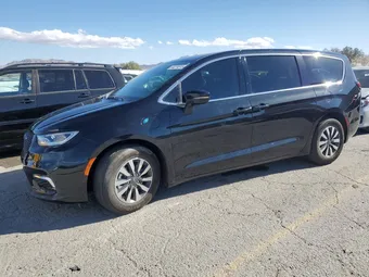 2022 Chrysler Pacifica Hybrid 2C4RC1L73NR207444