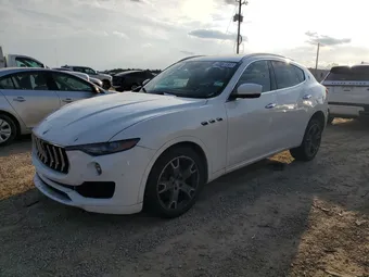 2017 Maserati Levante ZN661XUL2HX250068