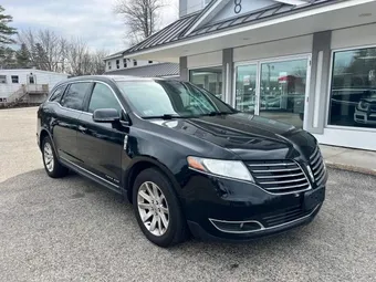 2018 Lincoln MKT 2LMHJ5NK4JBL00423
