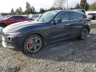 2017 Maserati Levante ZN661YUL2HX236211