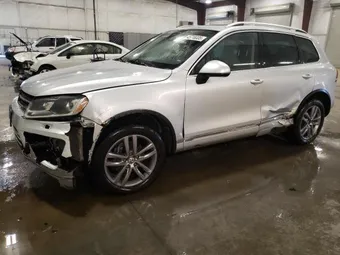 2016 Volkswagen Touareg WVGEP9BP5GD005242