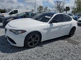 2017 Alfa Romeo Giulia ZARFAEDNXH7538014