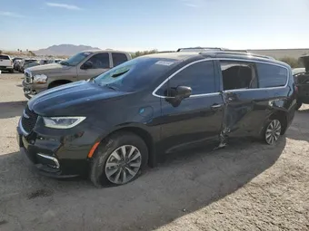 2021 Chrysler Pacifica Hybrid 2C4RC1L72MR596401
