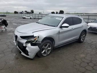 2018 Alfa Romeo Stelvio ZASFAKAN3J7B75646