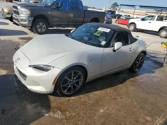 2016 Mazda MX-5 JM1NDAD74G0111412