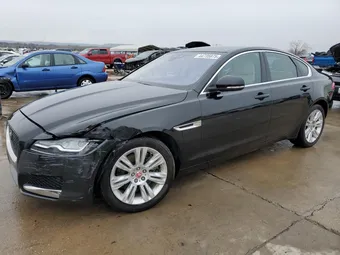 2017 Jaguar XF SAJBD4BV0HCY32804