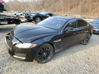 2018 Jaguar XF SAJBE4FX4JCY59356