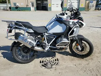 2021 BMW R-Series WB10M1302M6E47342