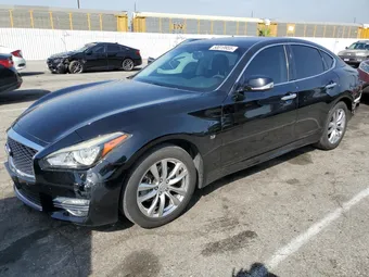 2017 Infiniti Q70 JN1BY1AP0HM740870
