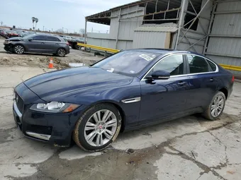 2017 Jaguar XF SAJBJ4BVXHCY30910