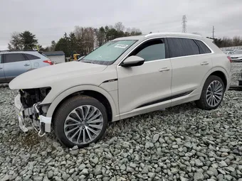 2019 Audi e-tron WA1VAAGE6KB021737
