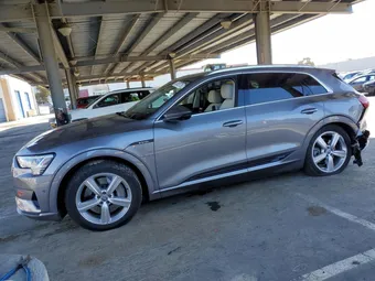 2019 Audi e-tron WA1LAAGE2KB009835