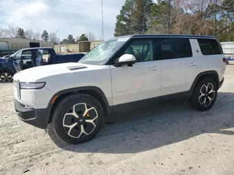 2024 Rivian R1S 7PDSGABA1RN030813