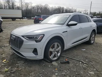 2019 Audi e-tron WA1LAAGE5KB024605