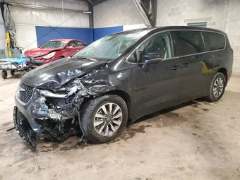 2023 Chrysler Pacifica Hybrid 2C4RC1L73PR631113