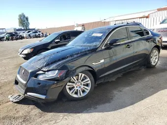 2017 Jaguar XF SAJBD4BV2HCY46381