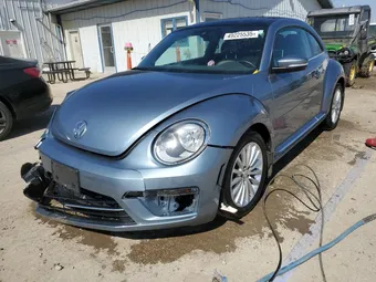 2019 Volkswagen Beetle 3VWFD7AT0KM703711
