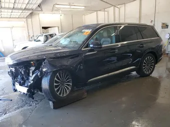 2023 Lincoln Aviator 5LM5J7WC3PGL02325
