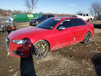 2018 Audi RS4 WAUC4AF42JA003833