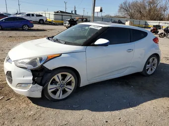 2017 Hyundai Veloster KMHTC6AD0HU323067