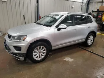 2015 Volkswagen Touareg WVGEF9BP3FD006729
