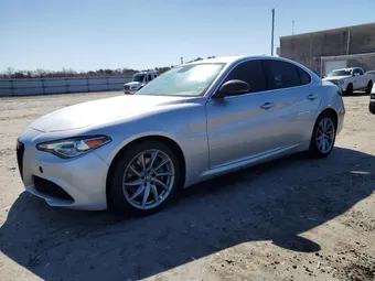 2017 Alfa Romeo Giulia ZARFAEDNXH7528647