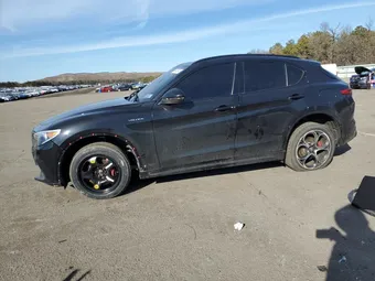 2022 Alfa Romeo Stelvio ZASPAKBN0N7D47110