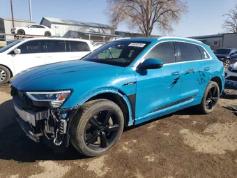 2019 Audi e-tron WA1LABGE2KB021697
