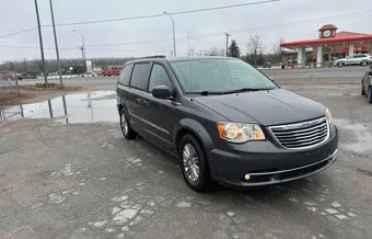 2016 Chrysler Town & Country 2C4RC1CG7GR119029