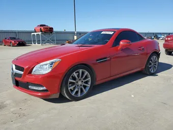 2016 Mercedes-Benz SLK-Class WDDPK3JAXGF119298