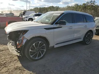 2020 Lincoln Aviator 5LMYJ8XY8LGL33769