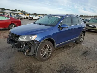 2016 Volkswagen Touareg WVGEF9BP1GD011672