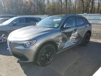 2018 Alfa Romeo Stelvio ZASFAKPN8J7B93860