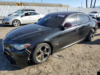 2017 Alfa Romeo Giulia ZARFAEBNXH7550876