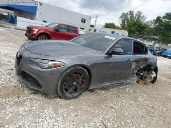 2019 Alfa Romeo Giulia ZARFAMAN3K7621936