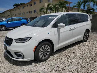 2022 Chrysler Pacifica Hybrid Touring 2C4RC1L77NR129699
