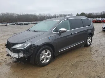 2018 Chrysler Pacifica Hybrid 2C4RC1N7XJR359096