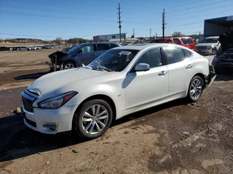2018 Infiniti Q70 JN1BY1AR1JM220040