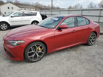 2018 Alfa Romeo Giulia ZARFAEEN9J7590710