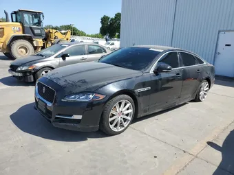 2016 Jaguar XJ SAJWA1C70G8W02383
