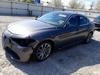 2017 Alfa Romeo Giulia ZARFAEBN1H7536624