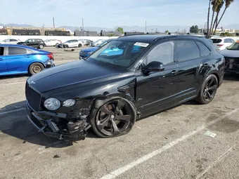 2022 Bentley Bentayga SJAAM2ZV1NC013706