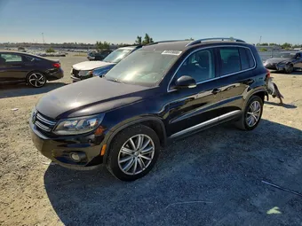 2016 Volkswagen Tiguan WVGAV7AX9GW525278