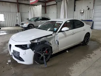 2017 Alfa Romeo Giulia ZARFAEEN2H7549863