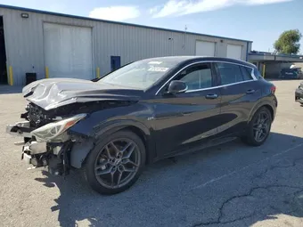 2018 Infiniti QX30 SJKCH5CP3JA043719