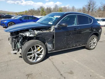 2018 Alfa Romeo Stelvio ZASFAKANXJ7B90662