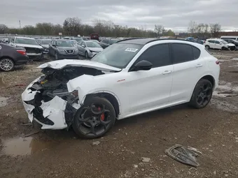 2022 Alfa Romeo Stelvio ZASPAKBN1N7D49271