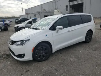 2019 Chrysler Pacifica Hybrid 2C4RC1N72KR668773