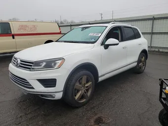 2016 Volkswagen Touareg WVGEP9BP1GD005495
